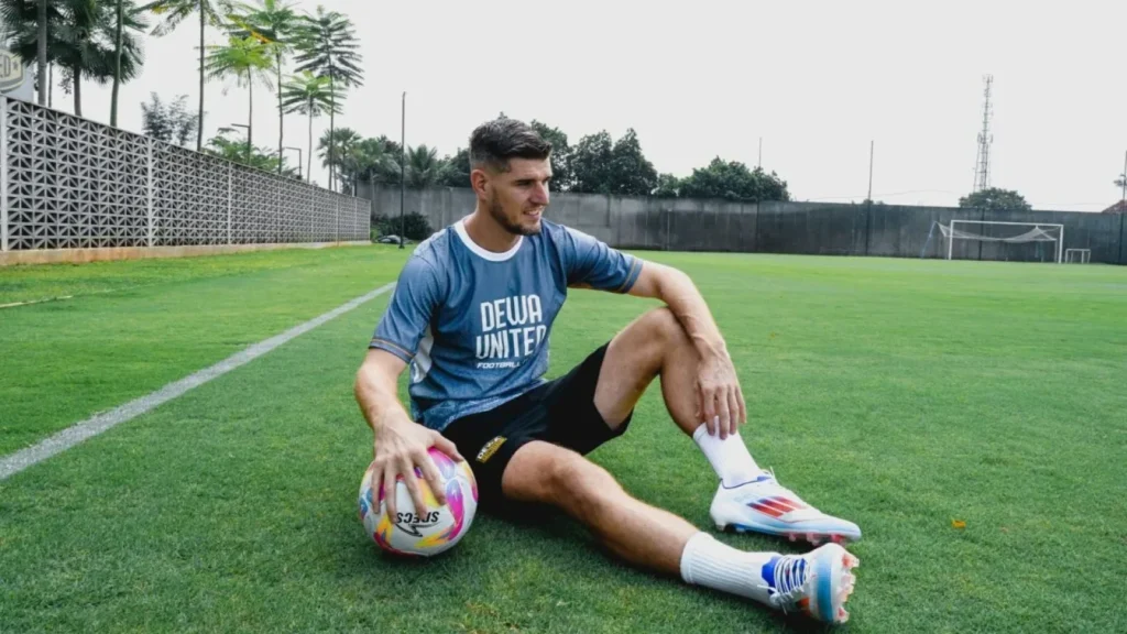 Nick Kuipers Bergabung dengan Dewa United: Siap Perkuat Pertahanan Tim