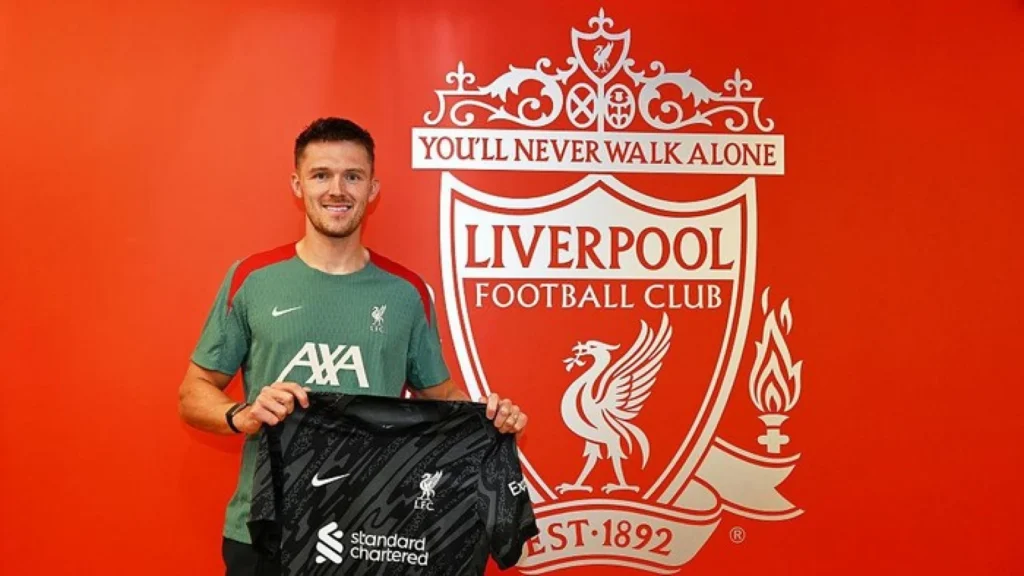 Liverpool Rekrut Kiper Freddie Woodman untuk Musim 2025/2026