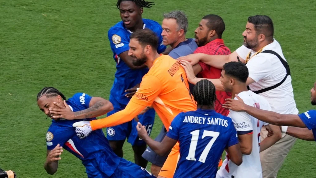 Luis Enrique Terancam Sanksi Setelah Insiden Menampar Joao Pedro