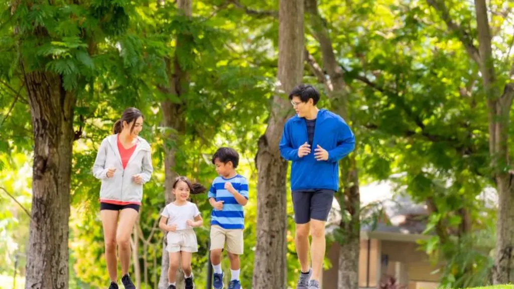 Menjaga Kebugaran Bersama Keluarga: Pentingnya Family Workout