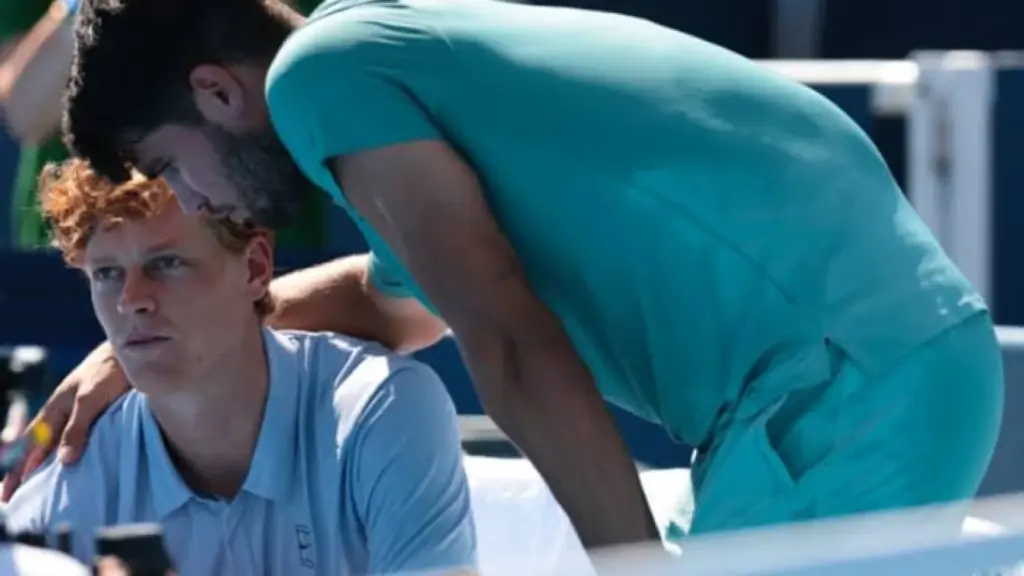 Kemenangan Carlos Alcaraz di Cincinnati Open: Jannik Sinner Mundur Karena Sakit