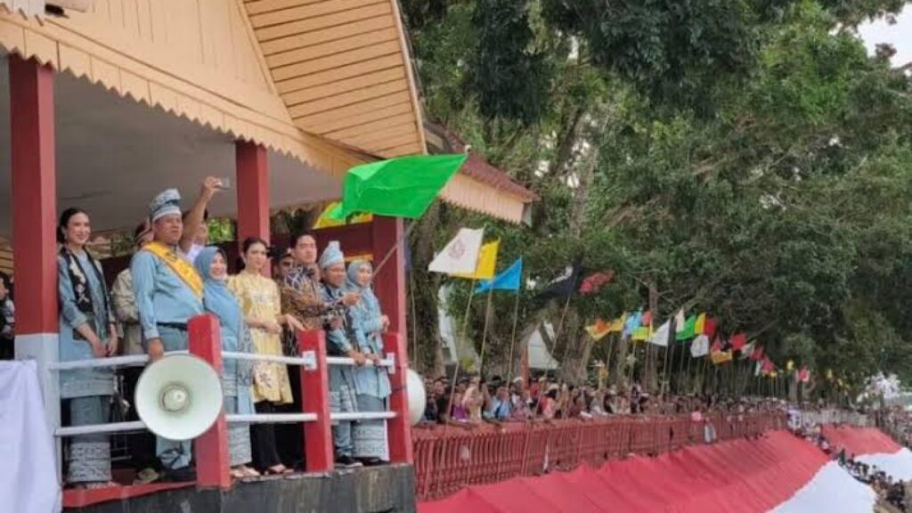 Festival Pacu Jalur Resmi Dibuka oleh Gibran Rakabuming Raka