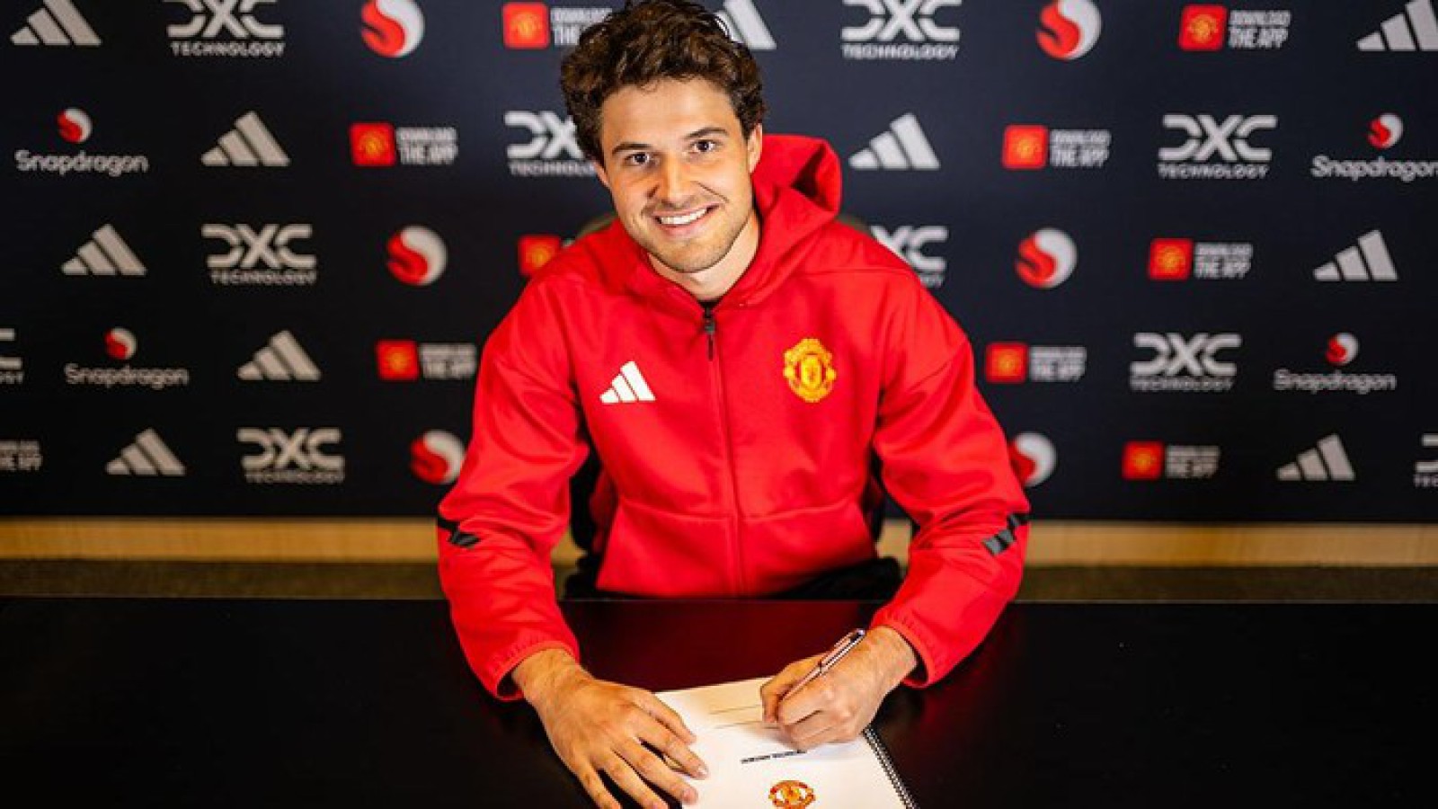 Manchester United Rekrut Kiper Senne Lammens di Hari Terakhir Bursa Transfer